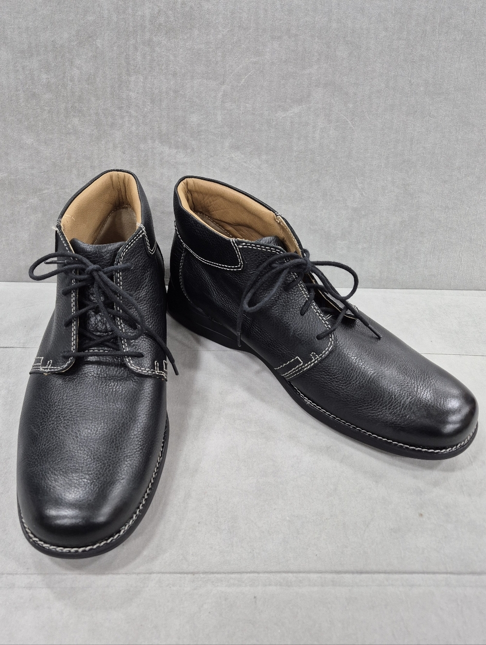 Johnston & Murphy Copeland chukka boots men's 11M black leather sheepskin lining